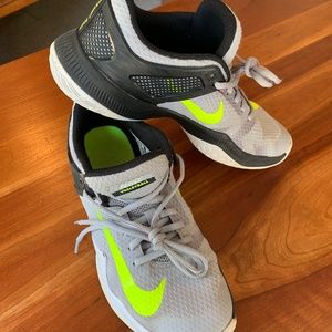 Nike Air Zam HyperAce womens Volleyball sneaker